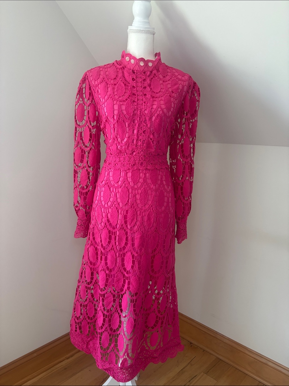Women’s Fuchsia Lace Midi Dress - Elegant Long Sleeve - Picture 3 of 4